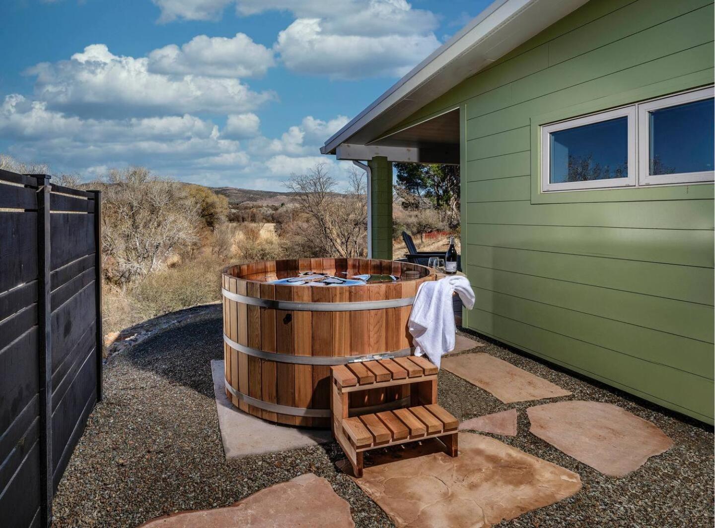 Pitchner Place Creekfront Hot Tub Fire Pit Cornville Exterior foto